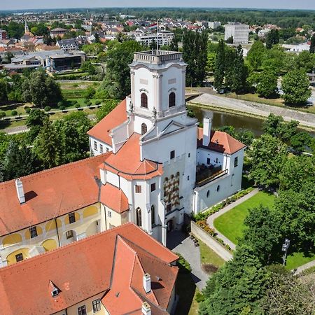 Hotel Domus Collis Győr Exterior foto