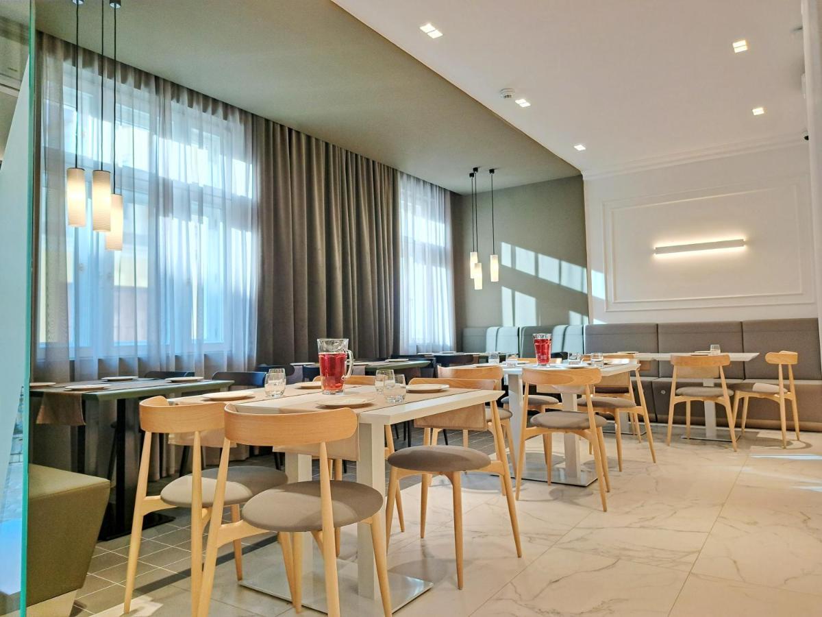 Hotel Domus Collis Győr Exterior foto